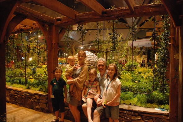 family sing garden.JPG
